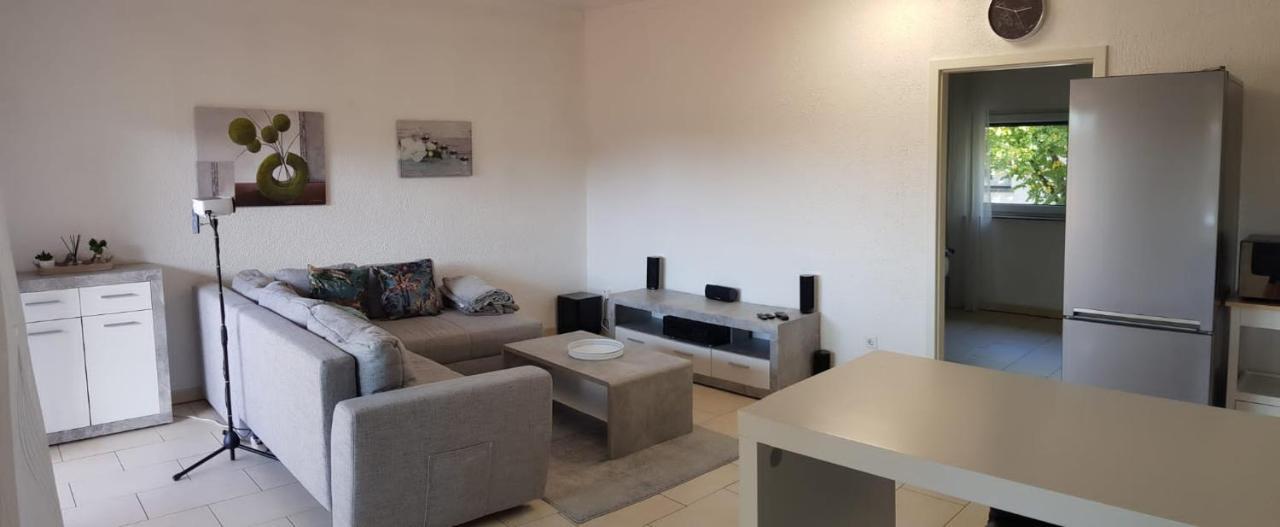Easystay#4 Home Cinema Ferienwohnung In Kliniknaehe Mit Balkon, Boxspringbett & Netflix Bad Oeynhausen Kültér fotó